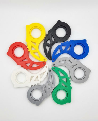 Karambit Fidget Spinner Keychain | Stress Relief Toy | No Bearings Needed | Blunt Plastic Novelty Gift